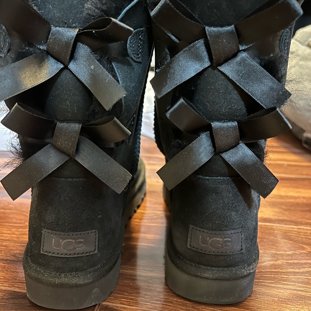 Womens bowtie Uggs